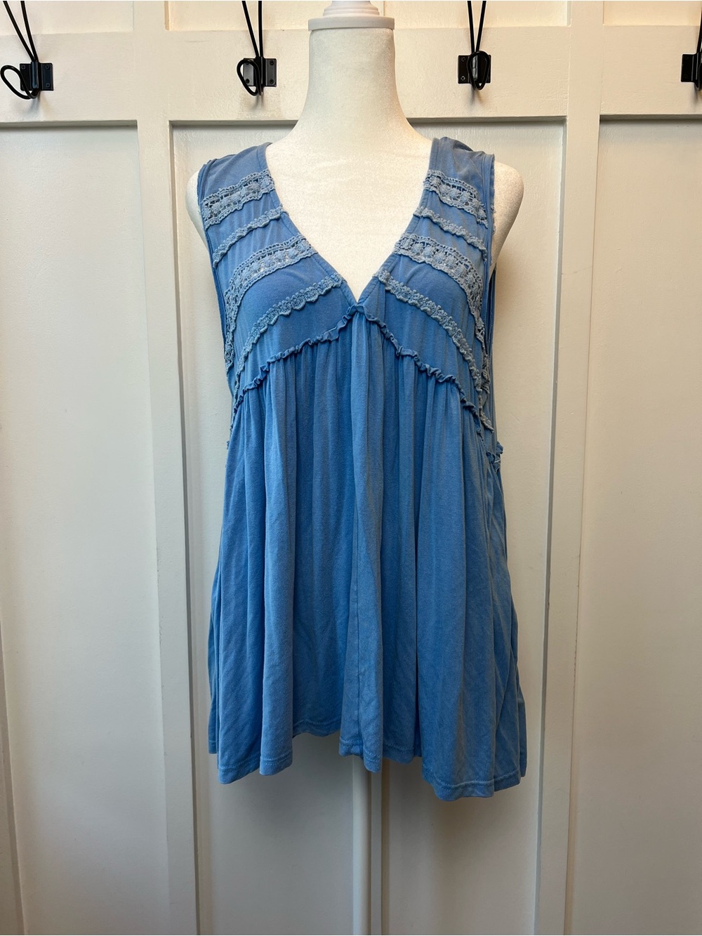 POL Women's Size Small Babydoll Flowy Tank Top Blue Sleeveless Lace Ruffle Boho